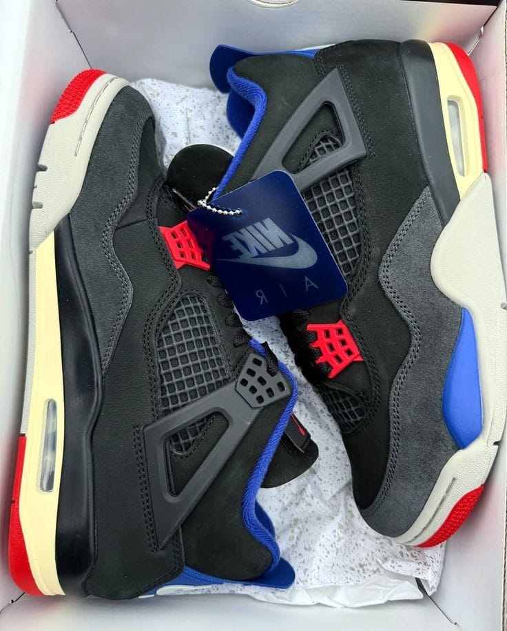 NIKE AIR JORDAN 4