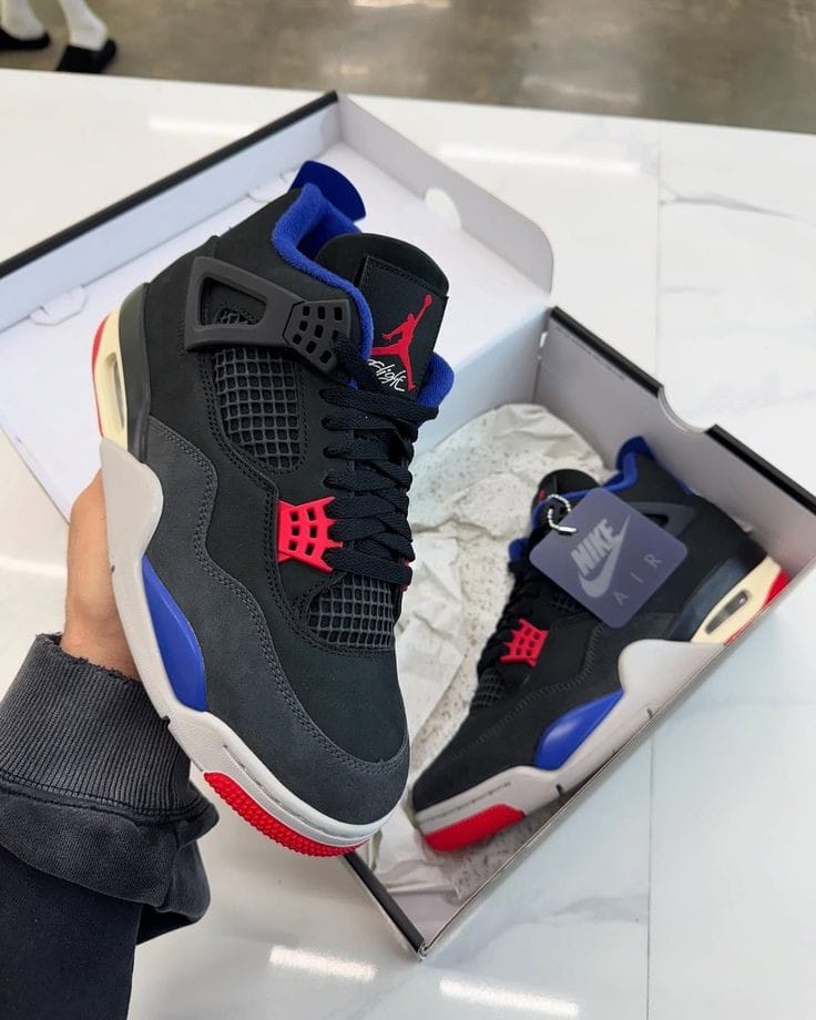 NIKE AIR JORDAN 4