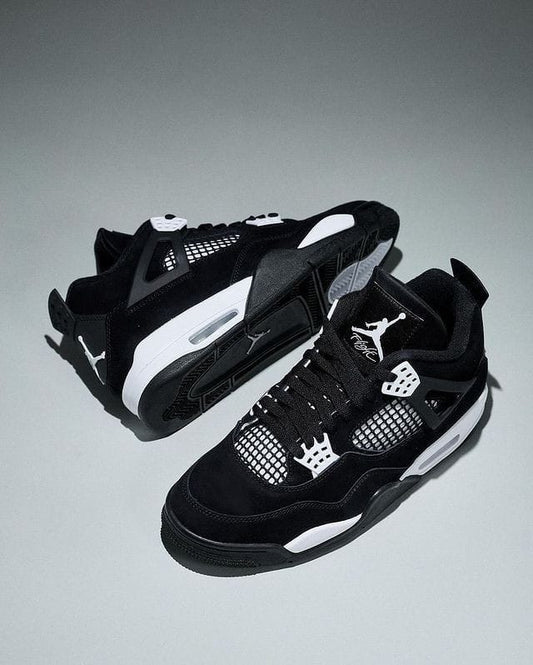 NIKE AIR JORDAN 4